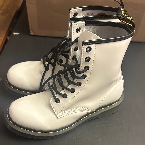 Dr. Martens White Leather Boots with Black Accents - Picture 4 of 6